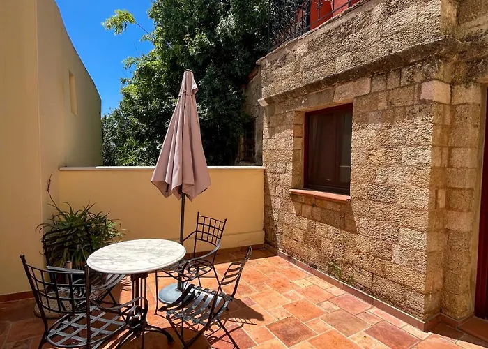 Avalon Boutique Rhodes ホテル